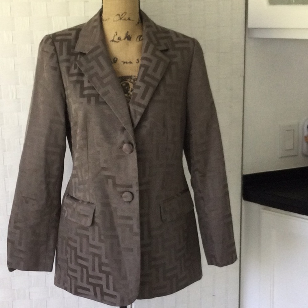 Woman’s Ann Loy Original Jacket Color gray/ Lavender Dry clean NWOT Size S. #486